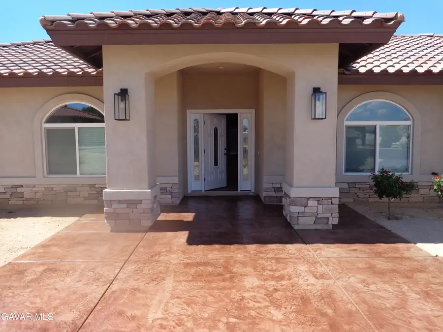 18255 Winnetka Road, Apple Valley, CA 92307 - Image #3