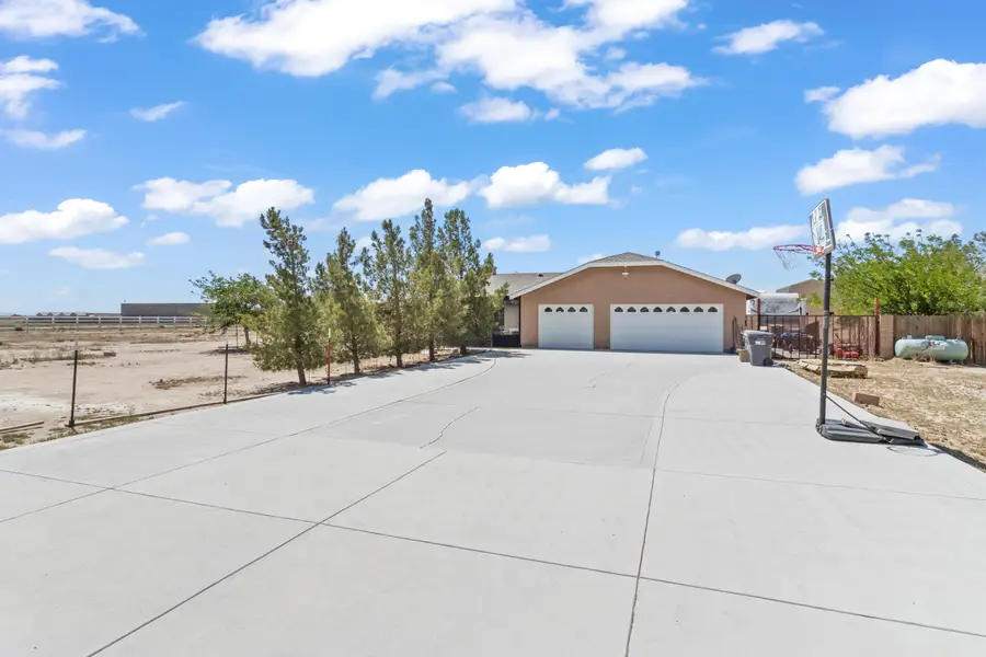 7010 W Ave A 4, Lancaster, CA 93536 - #2