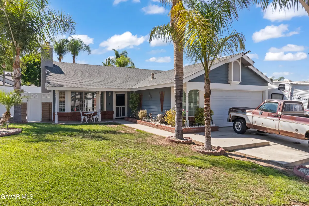 27929 Dexter Drive, Saugus, CA 91350 - Image #1