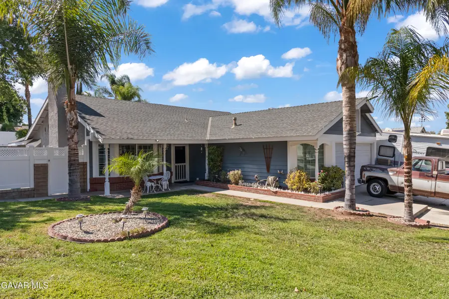 27929 Dexter Drive, Saugus, CA 91350 - Image #3