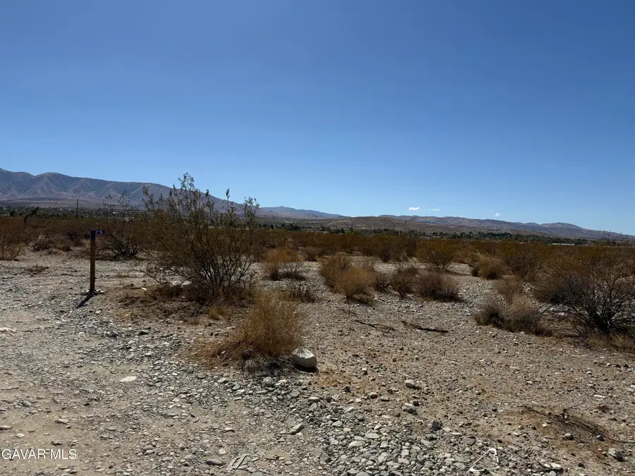 13591 E Ave V6, Pearblossom, CA 93553 - Image #2