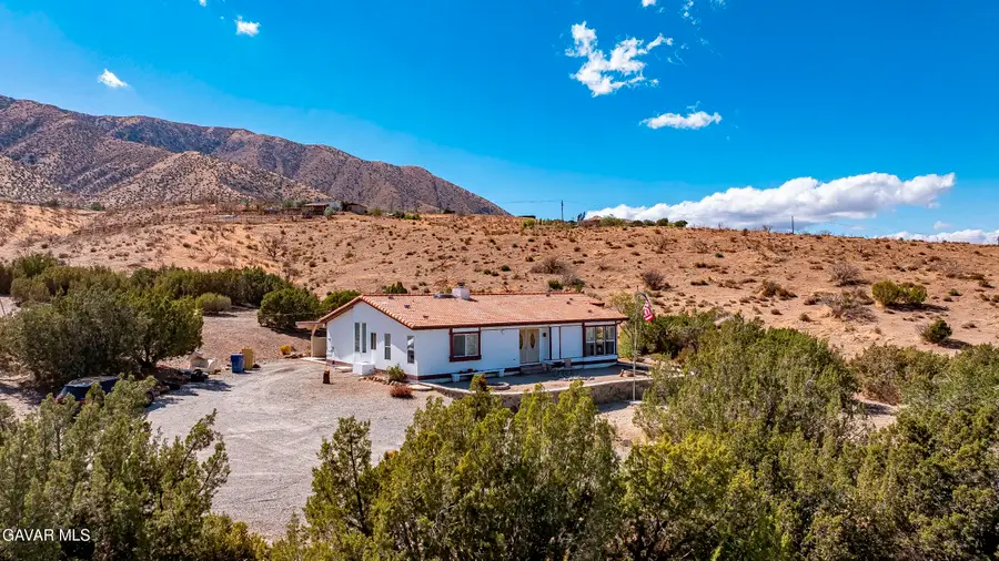 29315 121st St E, Juniper Hills, CA 93543 - #2