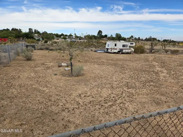 E W 11, Pearblossom, CA 93553