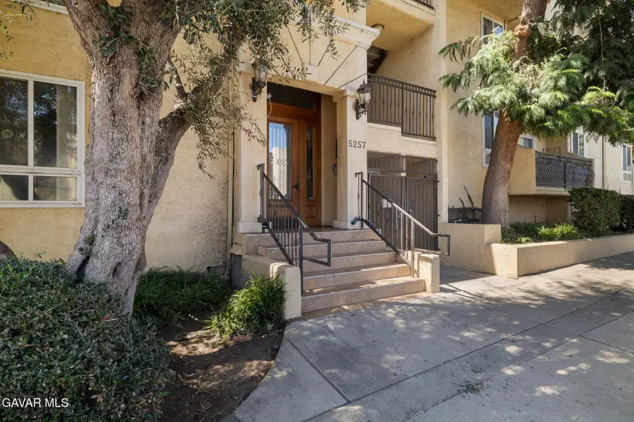 5257 Radford Avenue #212, Valley Village, CA 91607 - Image #2