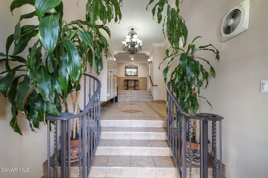 5257 Radford Avenue #212, Valley Village, CA 91607 - Image #3