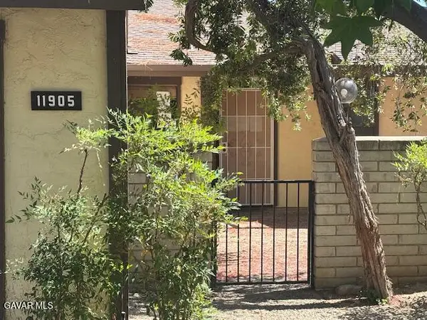 11905 Borg Court, Bakersfield, CA 93306