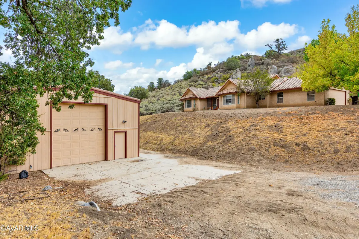 25900 Cumberland Road, Tehachapi, CA 93561 - Image #1