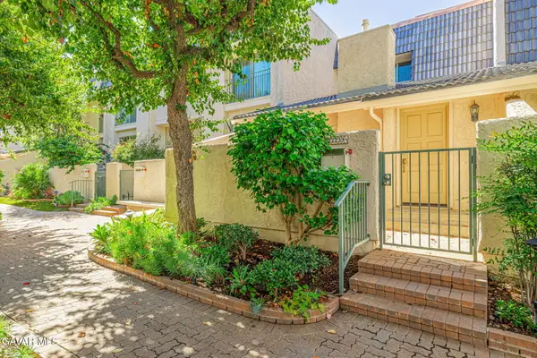 22239 Erwin Street, Woodland Hills, CA 91367