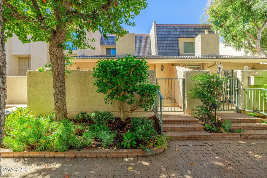 22239 Erwin Street, Woodland Hills, CA 91367 - Image #2