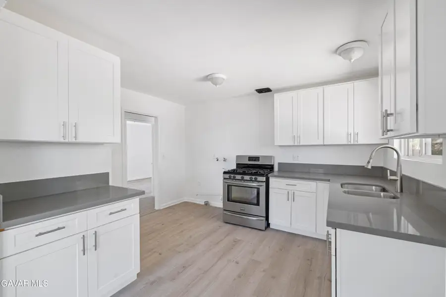 45517 Kingtree Avenue, Lancaster, CA 93534 - Image #2