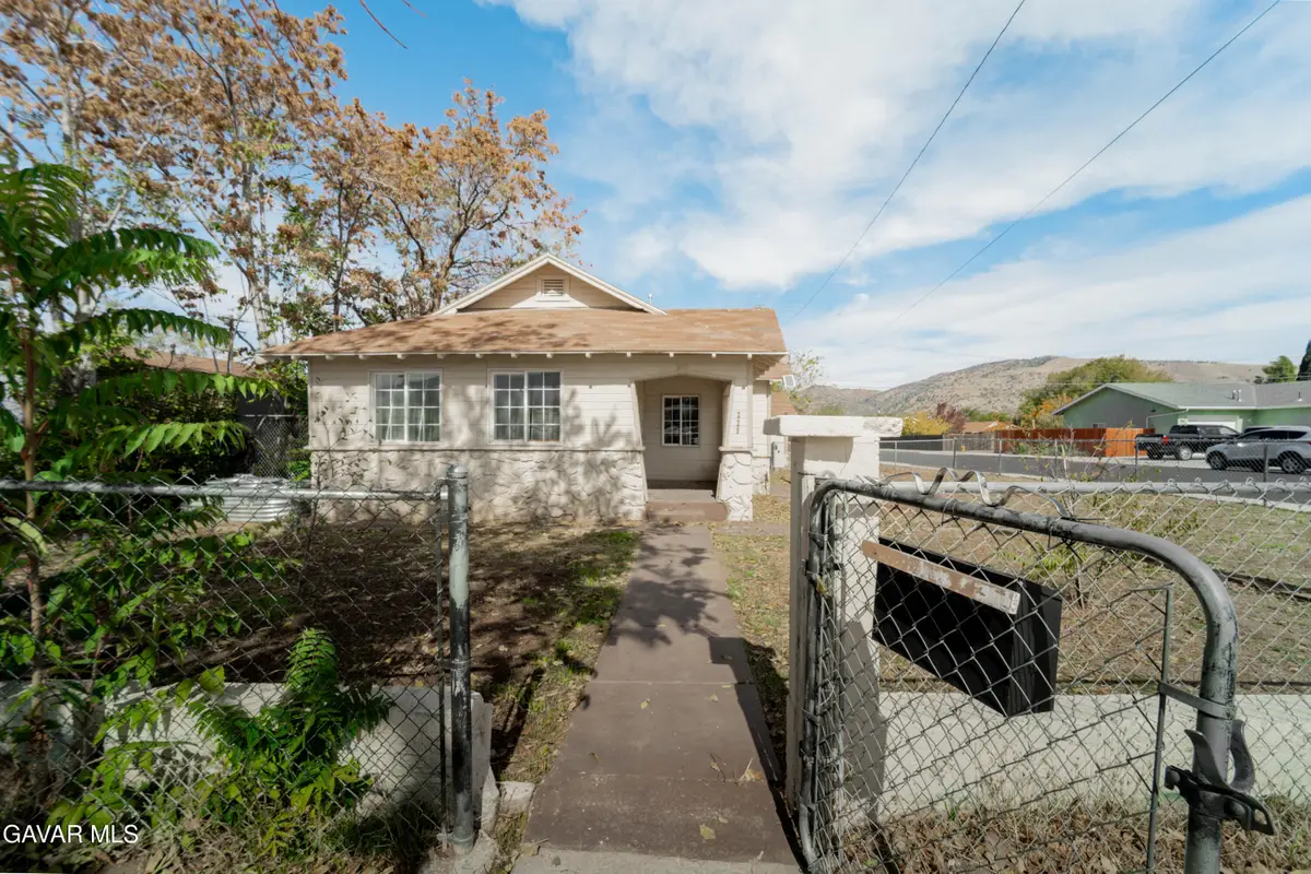 229 E H Street, Tehachapi, CA 93561 - Image #1