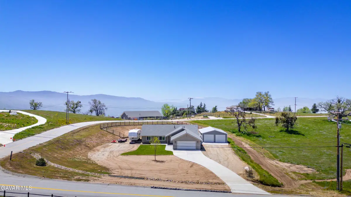 29990 Horsethief Drive, Tehachapi, CA 93561 - Image #1