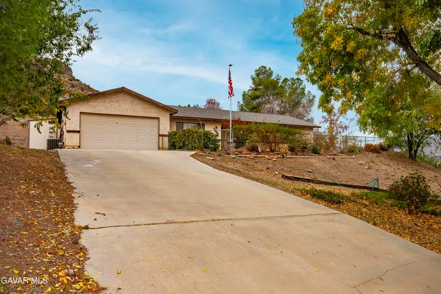 31741 Lake Meadow Road, Acton, CA 93510 - Image #3