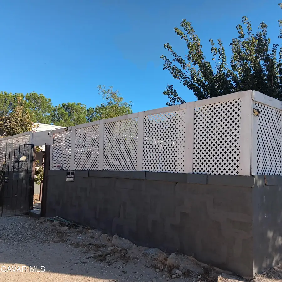 10364 15th St East, Mojave, CA 93501 - Image #3