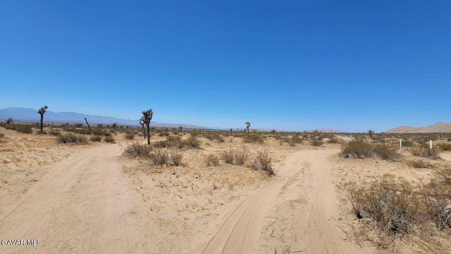 197th St E & Ave L6, Lancaster, CA 93535 - Image #2