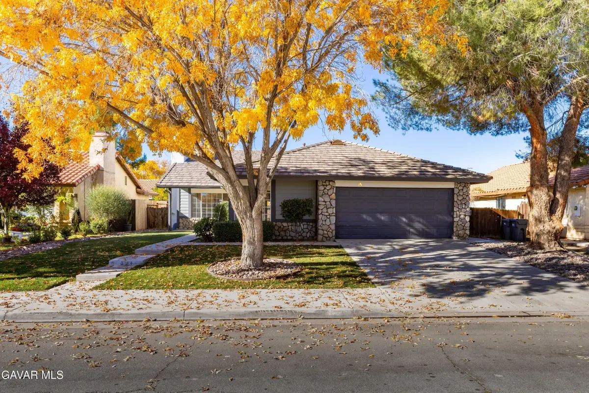 43909 Estrella Lane, Lancaster, CA 93535 - Image #1