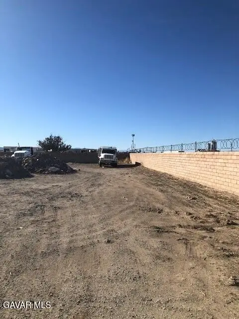 Trevor Avenue Vic Avenue # H6, Lancaster, CA 93535 - Image #3