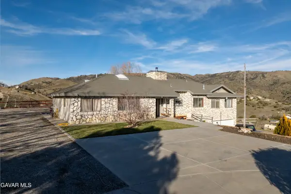 20102 Pine Ridge Drive, Tehachapi, CA 93561