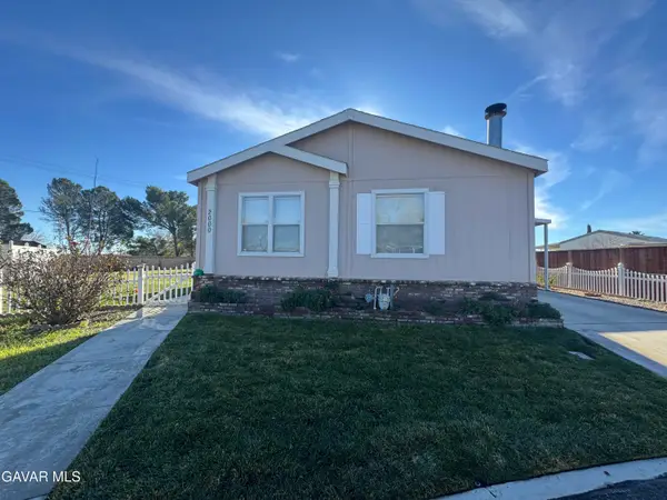 2000 Windflow Drive #76, Rosamond, CA 93560