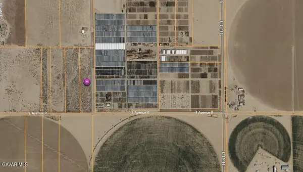 Cor Avenue R, Palmdale, CA 93591