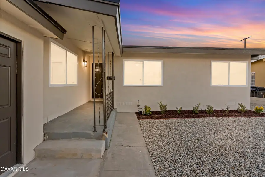 714 W Avenue H9, Lancaster, CA 93534 - Image #2