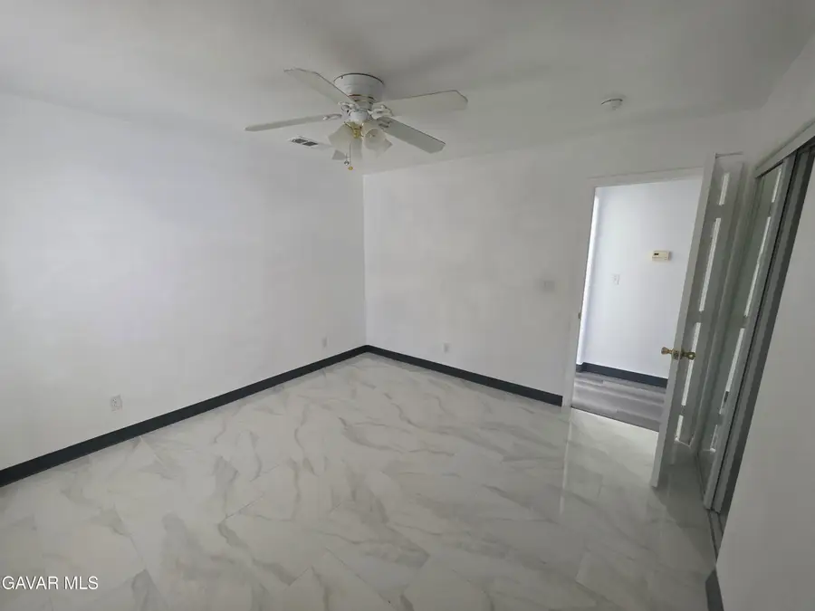 15627 Cypress Point Avenue, Llano, CA 93544 - Image #3