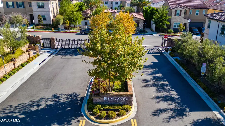 19127 Malabar Street, Santa Clarita, CA 91351 - #3