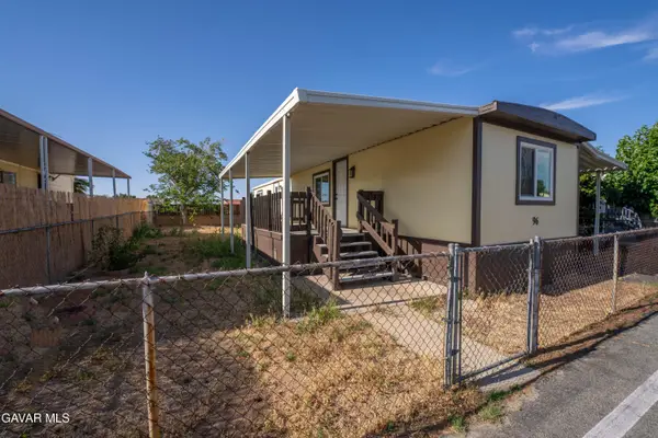 5711 W Columbia Way #96, Quartz Hill, CA 93536