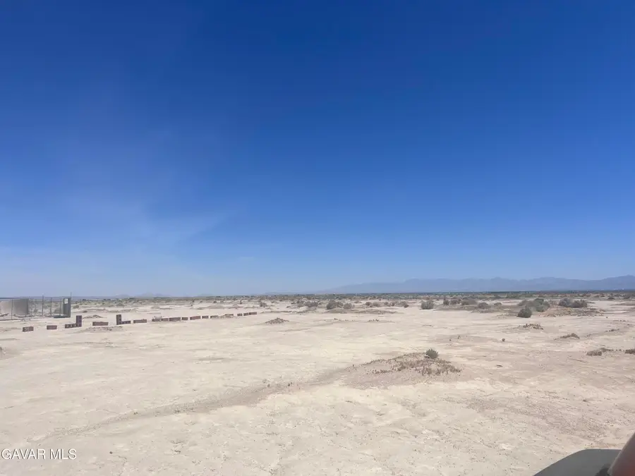 W Ave B, Del Sur, CA 93536 - Image #3