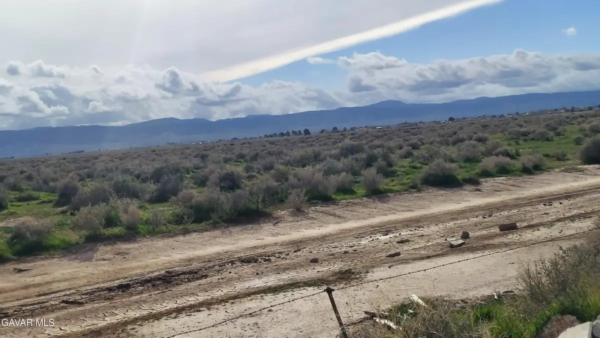 Cor Ave A10/17th St West, Lancaster, CA 93534 - #1