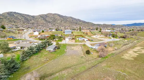 20816 Crest Drive, Tehachapi, CA 93561