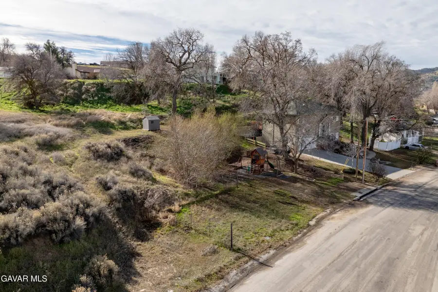 19928 Brite Valley Road, Tehachapi, CA 93561 - Image #2
