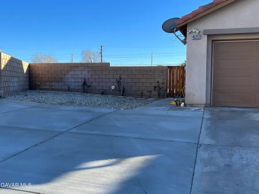 45257 Date Ave Avenue, Lancaster, CA 93534 - Image #2