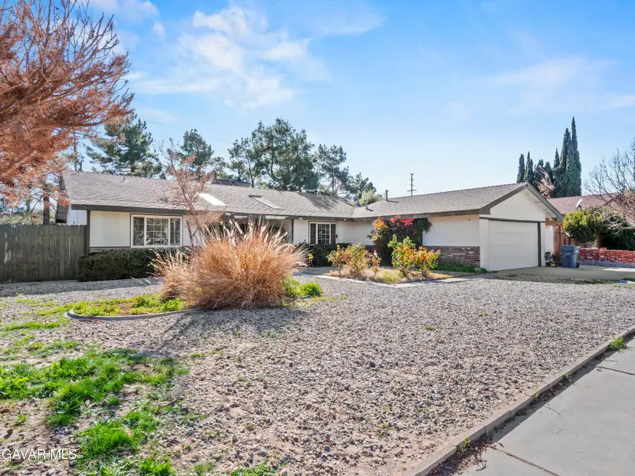 556 Callet Street, Palmdale, CA 93551 - Image #2