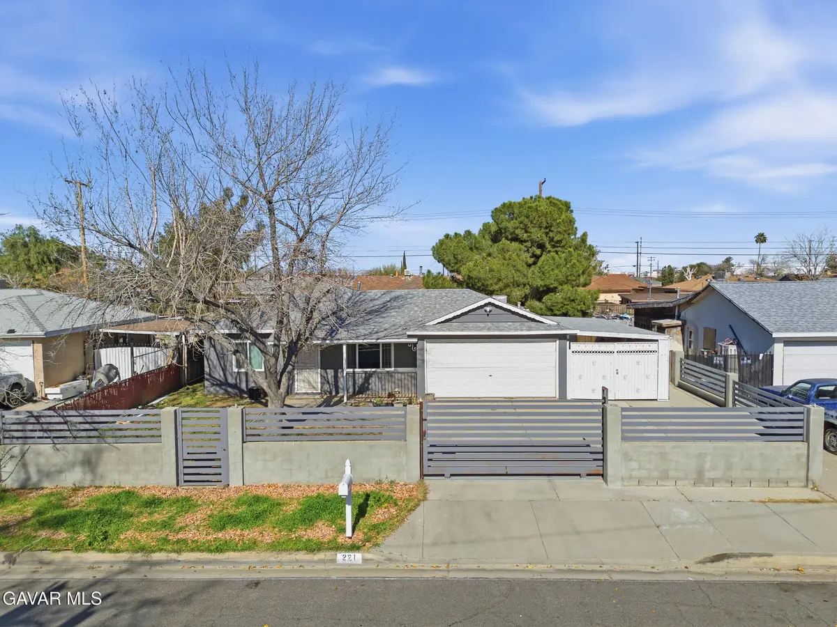 221 E Avenue P2, Palmdale, CA 93550 - Image #1