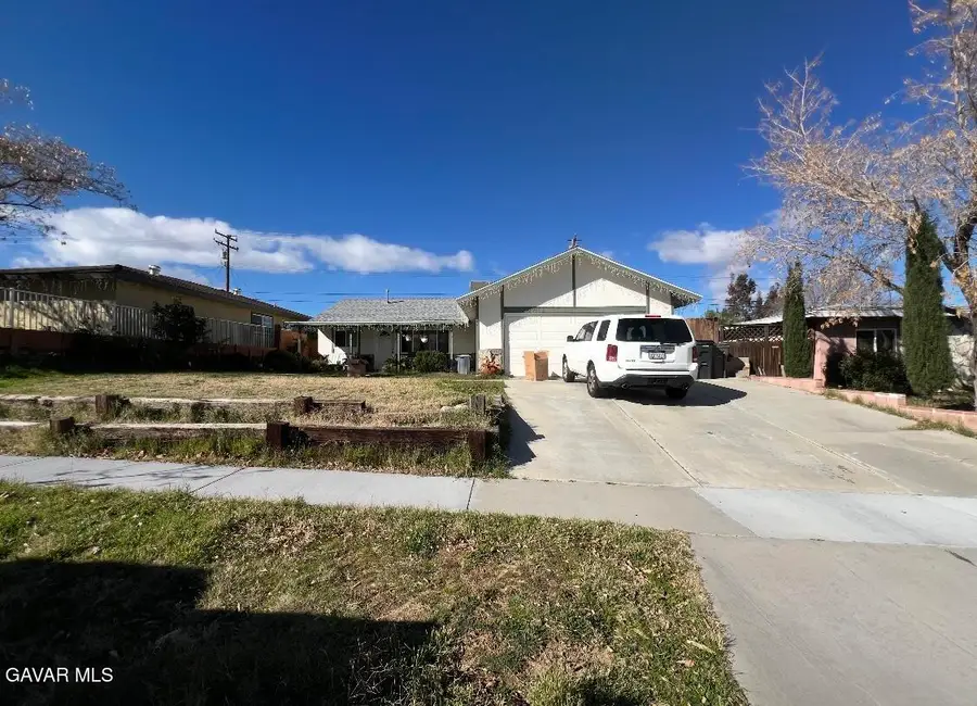 38927 Deer Run Road, Palmdale, CA 93551 - Image #2