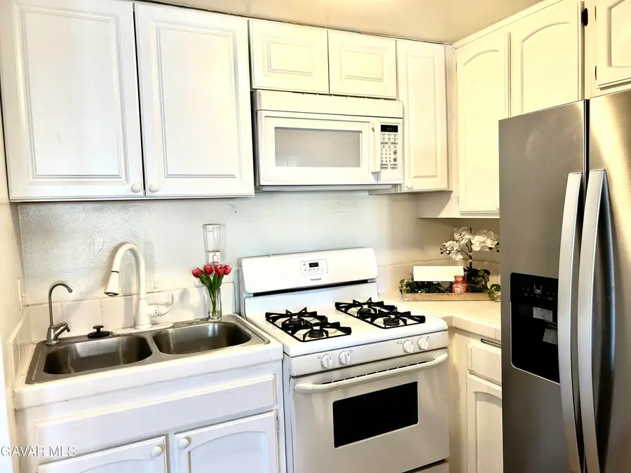 38710 E 10th Street #Apt 12, Palmdale, CA 93550 - #2