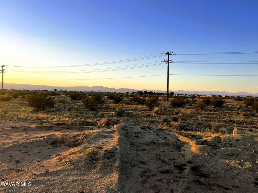 10616 Hamilton Way, California City, CA 93505 - Image #3