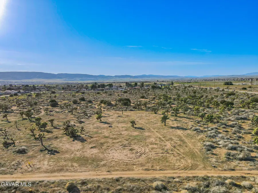 47th Stw Vic Ave K2, Quartz Hill, CA 93536 - Image #2