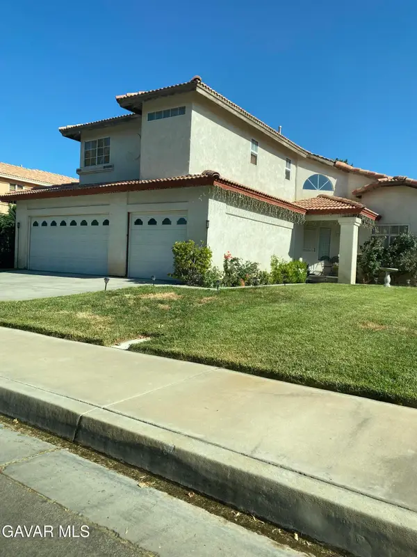 2013 E Ivesbrook Street, Lancaster, CA 93535