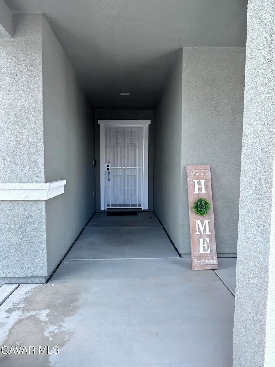 44223 E 36th Street, Lancaster, CA 93535 - #2