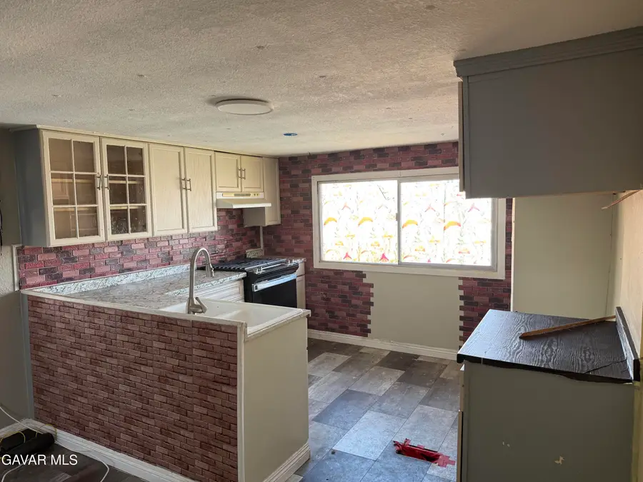 3300 15th Street #Spc 315, Rosamond, CA 93560 - #3