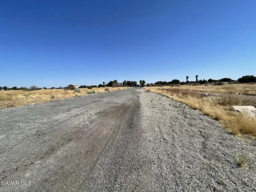 27th Ste Vic Ave R10, Palmdale, CA 93550 - #3