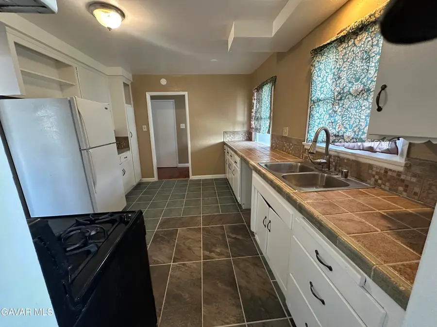 45540 Lostwood Avenue, Lancaster, CA 93534 - #3