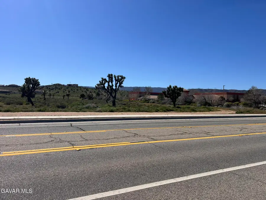 W Ave L8, Lancaster, CA 93534 - #3