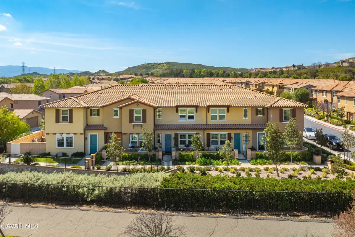 28744 Jardineras Drive, Santa Clarita, CA 91354 - #1