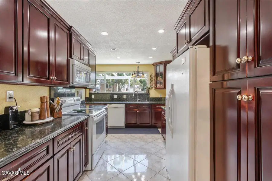 4817 Quartz Hill Road, Quartz Hill, CA 93536 - #3