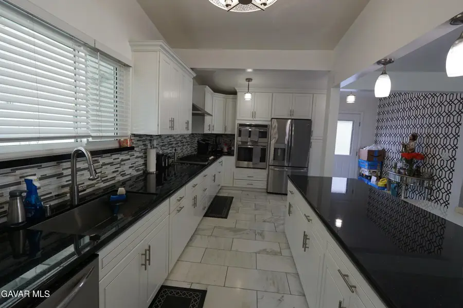 9327 Stanwin Avenue, Arleta, CA 91331 - #2