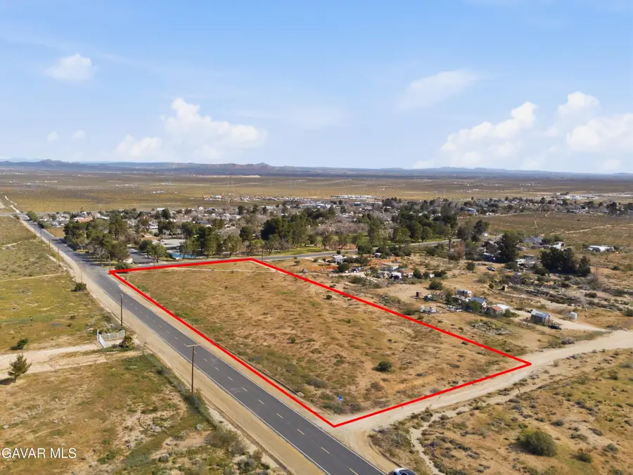 E 121st Street, Pearblossom, CA 93553 - #2