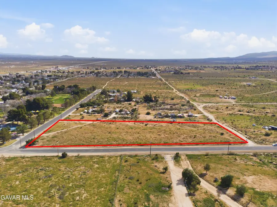 E 121st Street, Pearblossom, CA 93553 - #3